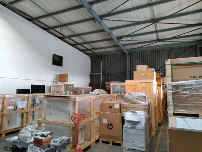 Kya Sands Industrial Unit To Rent: 24-hour security, easy freeway access, versatile space.