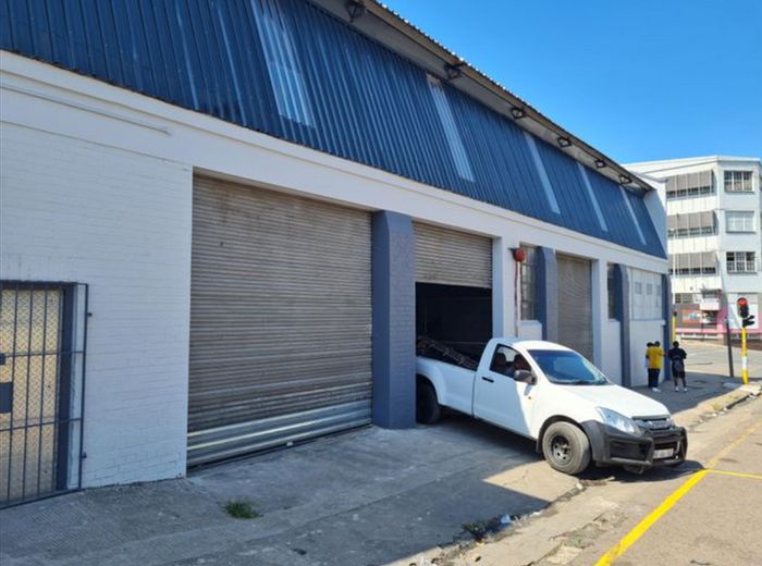 2000m² industrial factory to rent in Congella with multiple roller doors and offices.