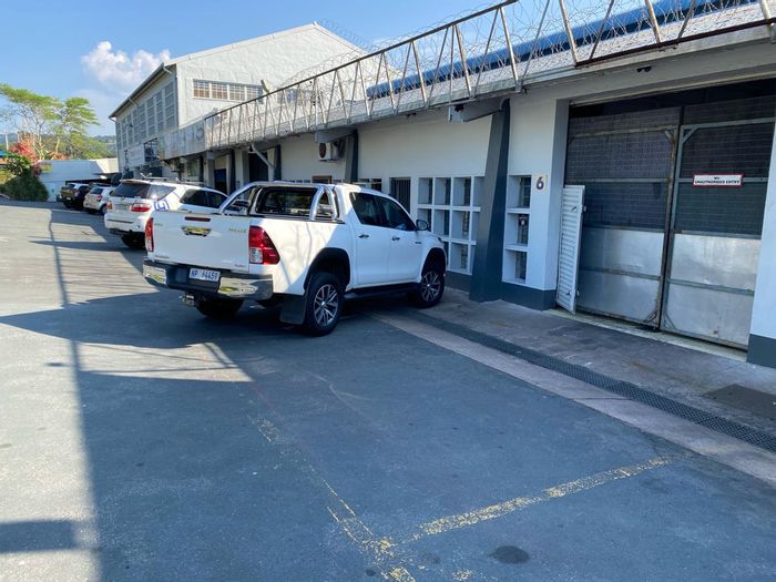 For Sale: Industrial Warehouse in Westmead with 400amps power and roller door.
