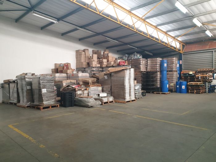 Industrial property to rent in Athlone: ample warehousing, 3-phase power, secure access.