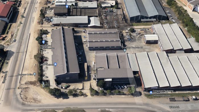 Industrial space to rent in Alexander Park with ample warehousing and essential amenities.
