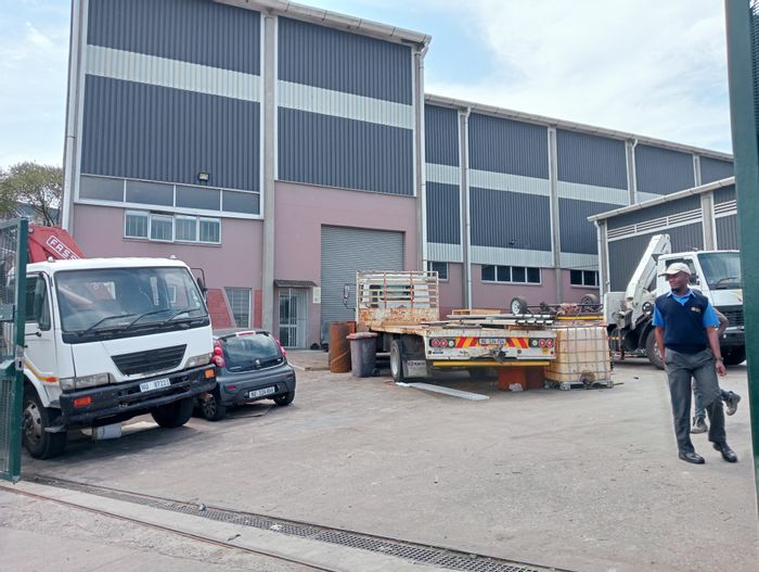 Industrial space to rent in New Germany: 500m²-1500m², 3-phase power, security included.