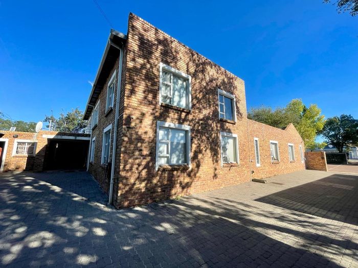 For Sale: Spacious Office in Trichardt with ample parking, boardroom, and outdoor balcony.