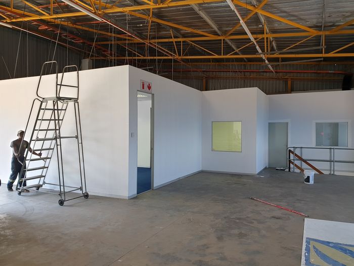 Industrial units to rent in Glen Anil with hardstand yard and N2 visibility.
