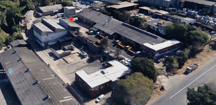 Industrial property in New Germany to rent: 149 m² with office, roller door access.