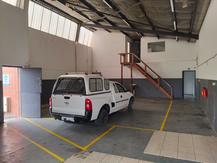 Industrial Units To Rent in New Germany: 175m² & 246m² with shared yard.