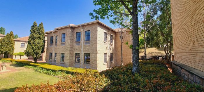 Douglasdale Office To Rent: Ground floor, kitchen, private patio, tenant incentive available.