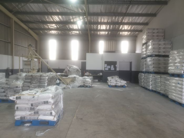 For Sale: 226 m² Industrial Warehouse in Waterfall, secure park access.