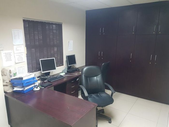 70m² office space to rent in Broadlands with secure access and ample parking.