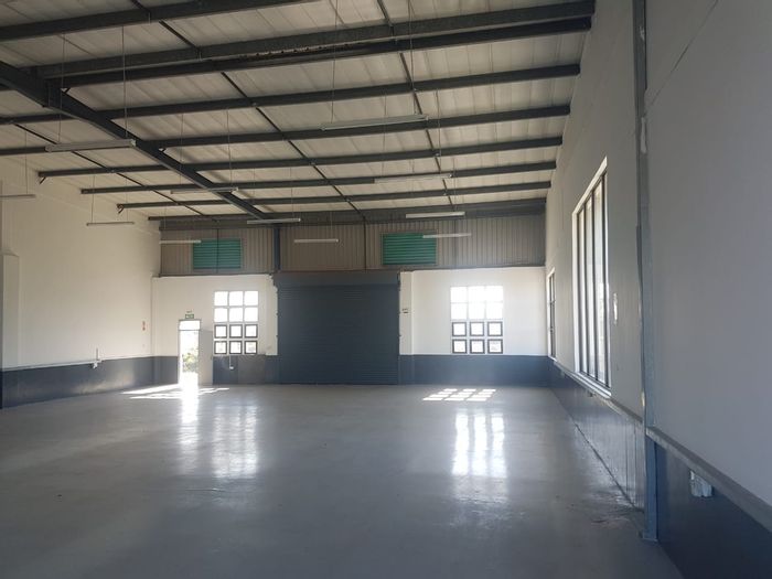 230m² Mini Factory/Warehouse in Phoenix Industrial For Sale with secure access.