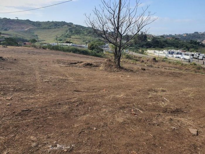 Vacant Land Commercial To Rent in Redcliffe, ideal for storage and parking.