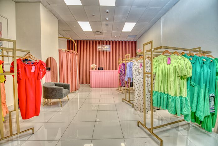 Retail unit in Umhlanga Central, to rent, high foot traffic, prime location.