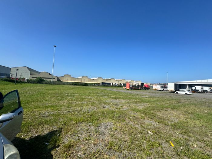 Vacant Land Commercial in Phoenix Industrial: Ideal for vehicle parking, secure location. To Rent.