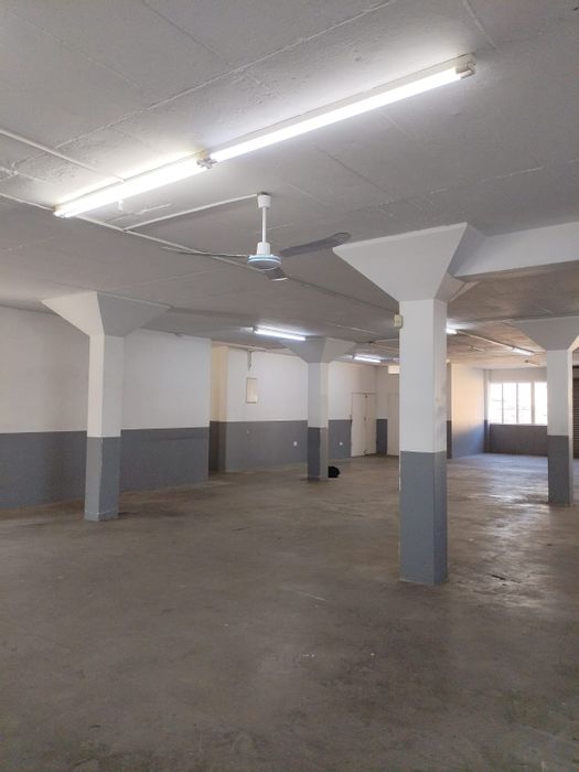 Versatile industrial unit in South Beach, 300sqm, to rent for various business needs.