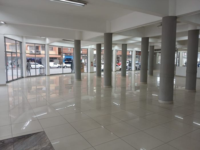 Retail Space To Rent in South Beach: 500m², high visibility, heavy foot traffic.