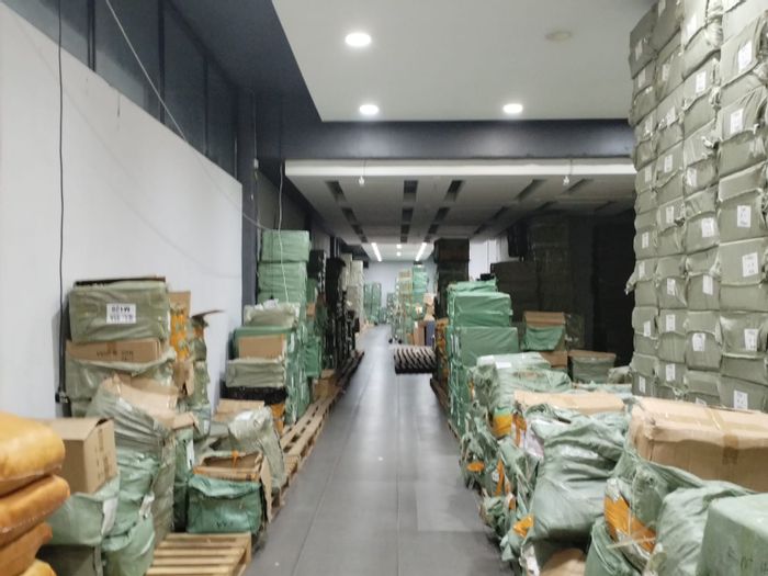 Industrial space to rent in Overport, 550 sqm with prepaid electricity.