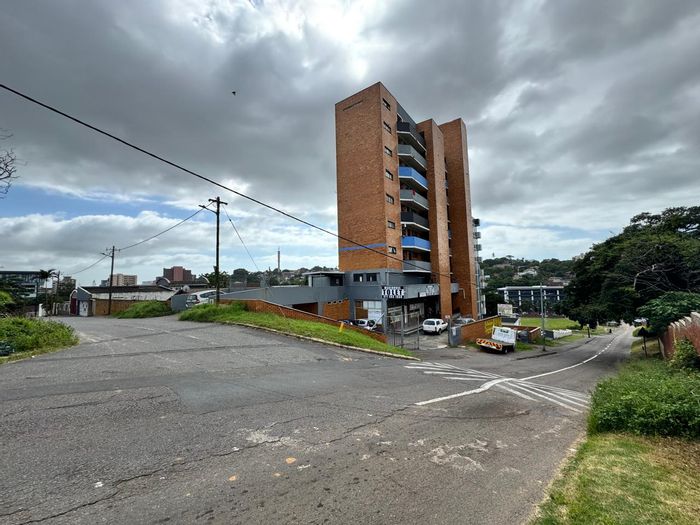 Industrial Warehouse To Rent in Overport: 250m², three-phase power, road access.