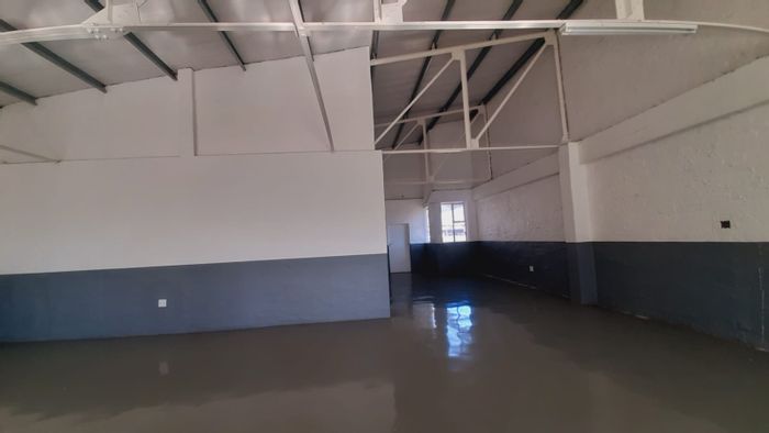 Industrial space to rent in North Beach, 700m² with goods lift access.