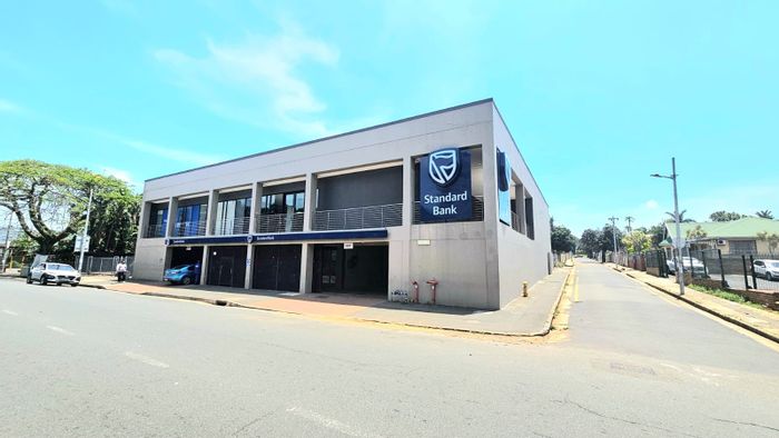 To Rent: 306 sqm Commercial Office in Glenwood, prime location with parking and amenities.