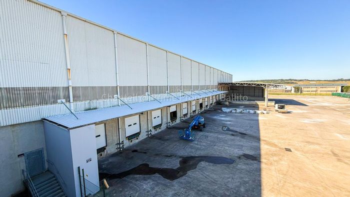 Industrial Property To Rent in La Mercy Central – Prime Location, Ample Space, Immediate Occupancy.