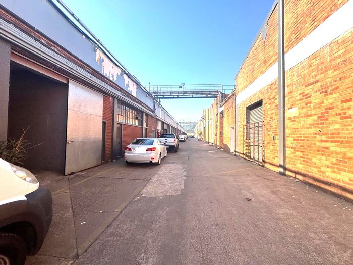 Industrial Warehouse To Rent in Tongaat Industrial: 24-hour security, easy access, 3-phase power.