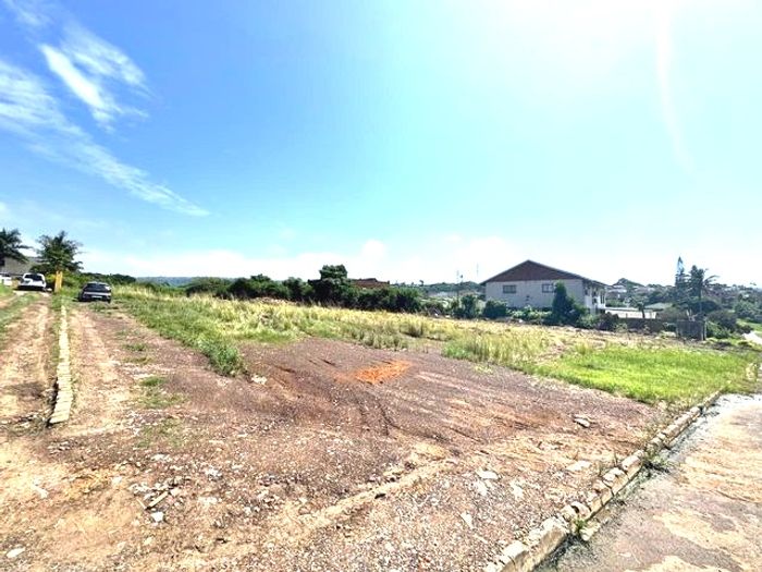 Ottawa Vacant Land Commercial For Sale: 6000 m² for diverse development opportunities.