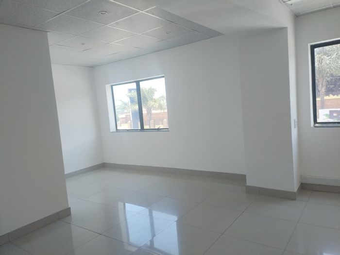 Commercial Retail Units To Rent in Westwood with Ample Parking and Diverse Options