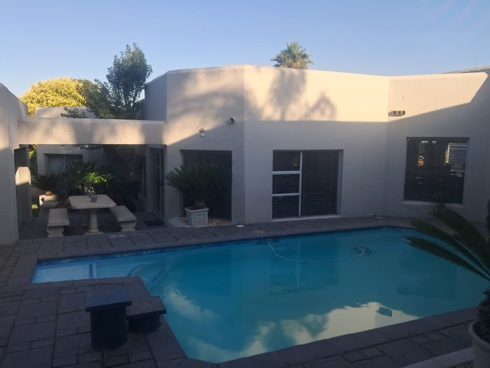 For Sale: House in Noordheuwel with pool, braai area, and spacious garden.