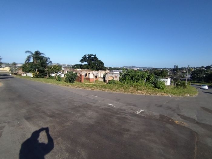 Vacant Land Residential For Sale in Isipingo Rail, 1131 m² near MUT.
