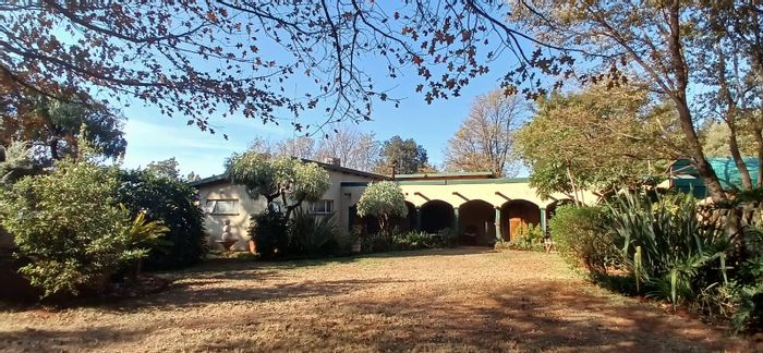 For Sale: Marabeth House with 3 Bedrooms, Workshop, Storeroom, and Granny Flat Potential.