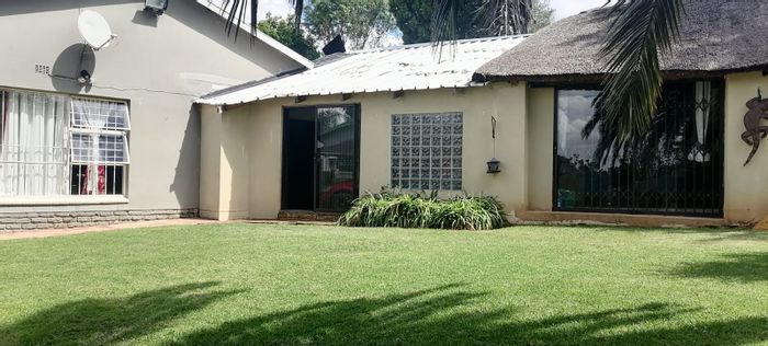 Krugersdorp North House For Sale: 2 beds, study, entertainment area, solar option.