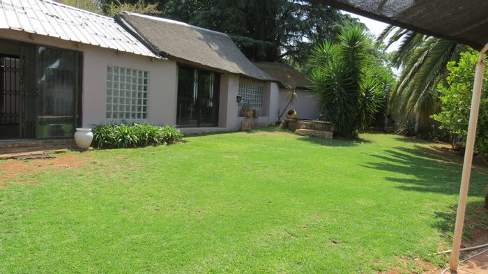 For Sale: House in Krugersdorp North with entertainment area, study, and solar power.