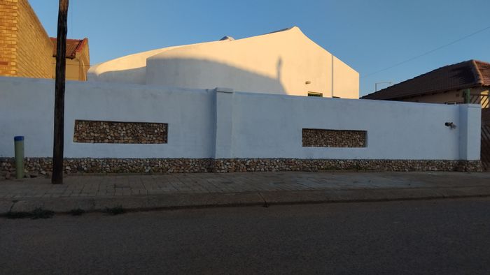 Kagiso House For Sale: Partially completed, 2 bedrooms, secure neighborhood, close to amenities.
