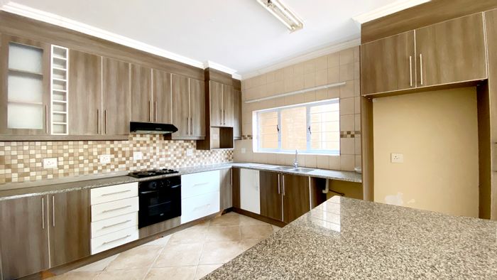 Elysium Central Apartment For Sale: 3 beds, beach access, secure parking, investment potential.