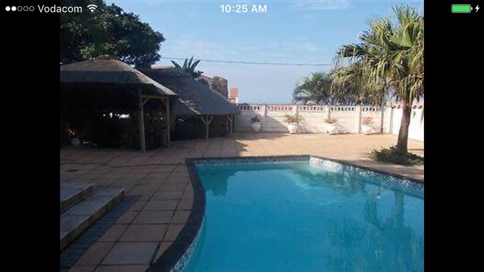 Athlone Park Apartment To Rent: 1 Bed, 2 Baths, Pool, Braai Area, Parking.