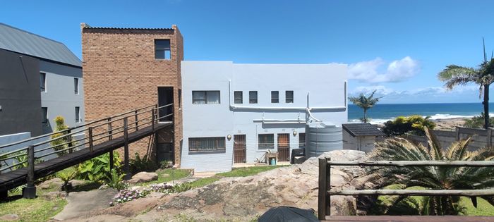 For Sale: House in Uvongo Beach, 5 bedrooms, sea views, separate flat, entertainment area.