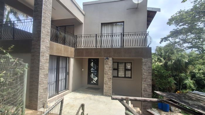 For Sale: Glenmore House with 4 bedrooms, garden space, and alarm system.