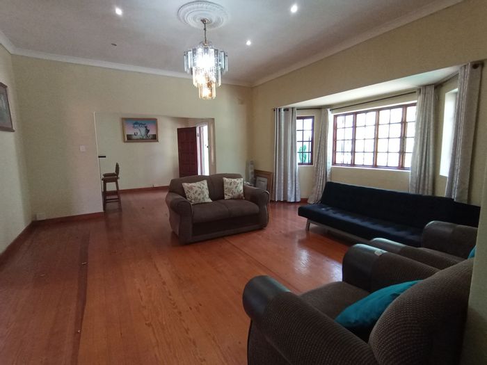 Selborne Guest House For Sale: 7 en-suite rooms, pool, ample parking, fully furnished.