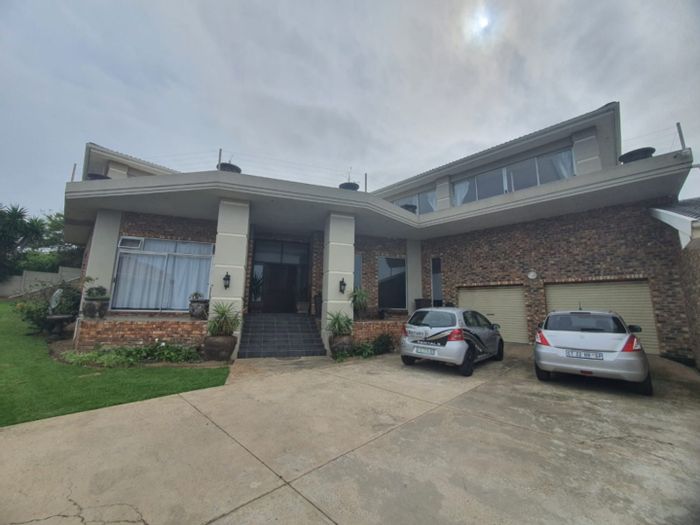 4 Bedroom House to Rent in Winterstrand, Ocean Views, 24-Hour Security, Double Garage.