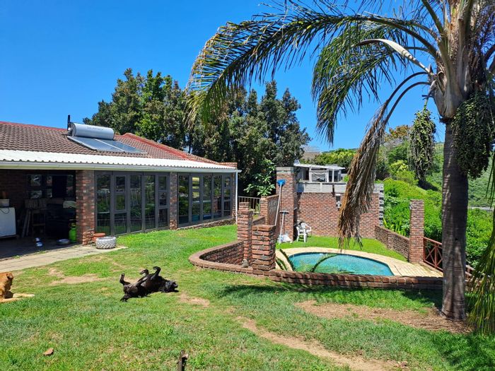 Nahoon Valley Park House For Sale: Income-generating flats, large garden, panoramic views.