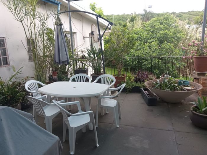 For Sale: House in Butterworth Central with 7 bedrooms, flat, and basement potential.