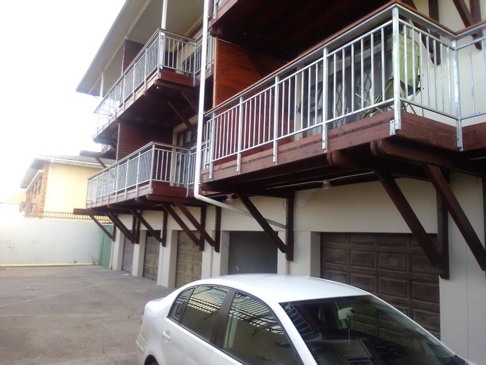 Quigney Apartment For Sale: 6 tenanted units, sea views, parking, rental income.