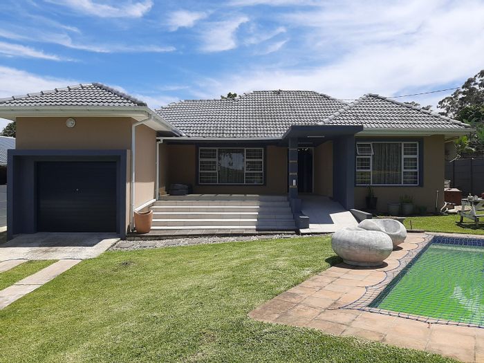 Abbotsford House For Sale: Two homes, pool, bedsitter, remote access, rental potential.