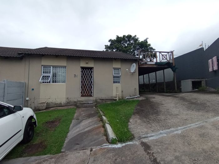 For Sale: Apartment in Southernwood with 2 bedrooms, courtyard, and entertainment deck.