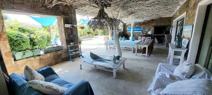 Gonubie House For Sale: Income potential, pool, flatlets, and scenic river views.