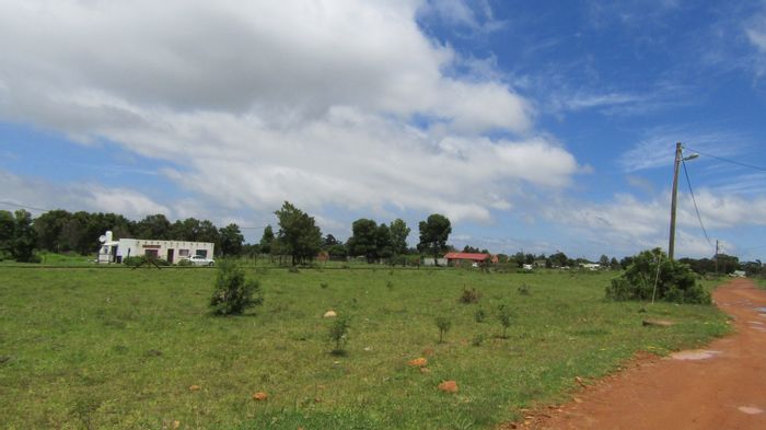 Kruisfontein Vacant Land Residential For Sale: 5,857 m² corner stand, ideal for development.
