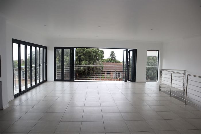 Wavecrest House For Sale: 5 bedrooms, flat, double garage, ocean views.