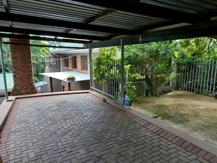 Vincent Apartment To Rent: 1 bedroom, utilities included, private parking available.