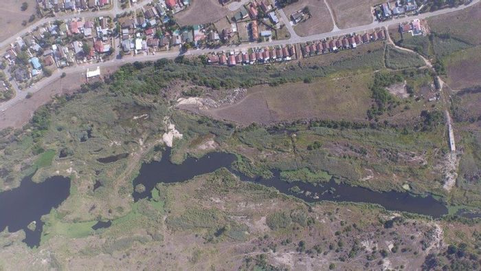 For Sale: Manor Heights Farm, 24.76 ha land for development or farming.