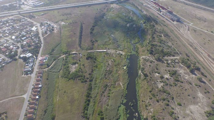 Commercial land for sale in Manor Heights, 14,324 m² with rental potential.
